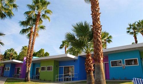 Ccbc Resort Hotel - A Gay Men'S Resort 커씨드럴 시티 외부 사진