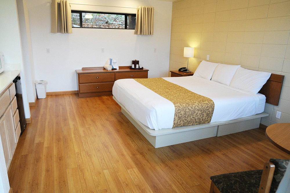 Ccbc Resort Hotel - A Gay Men'S Resort 커씨드럴 시티 외부 사진